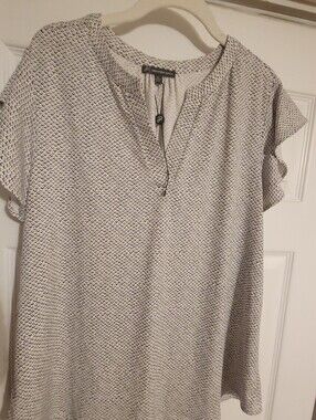 Adrianna Papell Black & White Printed Flutter Sleeve Blouse